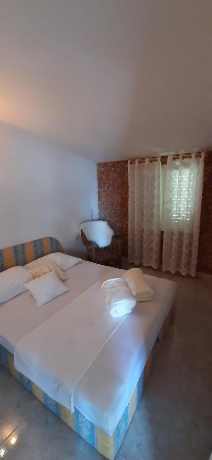 Vikula Apartamento Duće Exterior foto